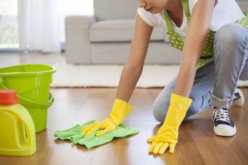 Detailed end of tenancy cleaning in Putney bathroom and kitchen spaces